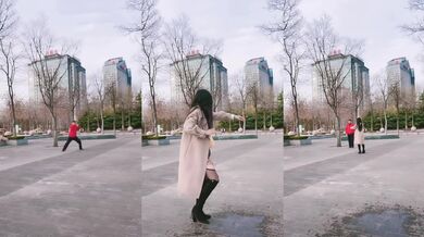 【极品稀缺魔手外购】最新《疯狂抖音》新篇之《笑喷了》美女出场健身打拳 打着打着地上就湿了 内裤都不穿 (7)